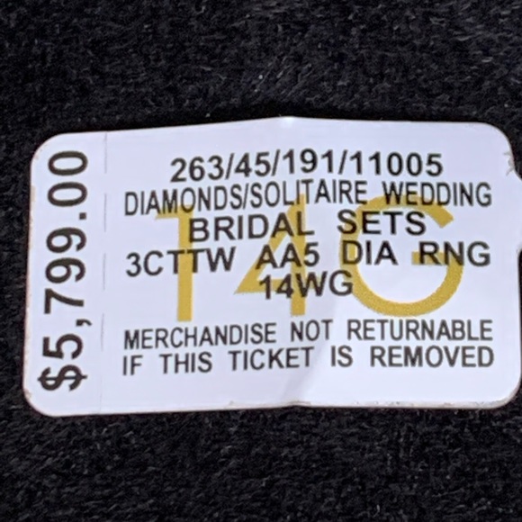 14 KT WHITE GOLD SAPPHIRE & DIAMOND RING - Picture 4 of 8